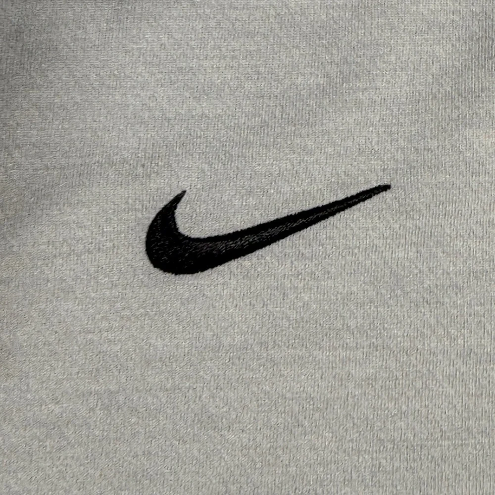 Nike Dri-FIT Pullover Medium Gray Northwestern Wildcats Lightweight L/S Men's‎
